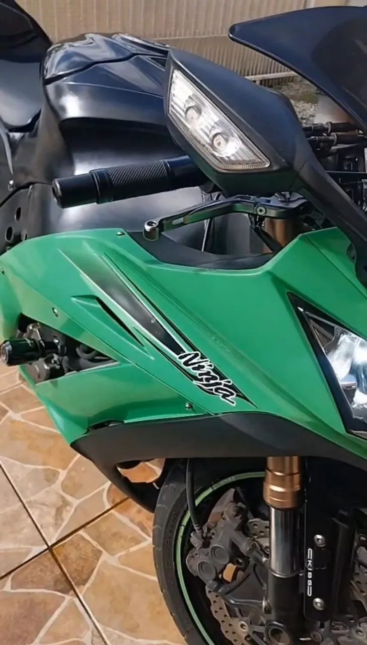 v100 4万円 Kawasaki Zx-10/ Zx-10r 1000cc 2011 - 1495319454 | OLX