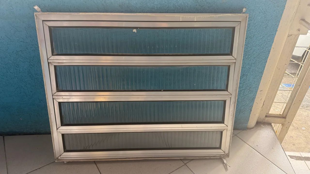 Vitro alumínio 1,00 X 0,80 usado - Foto 4