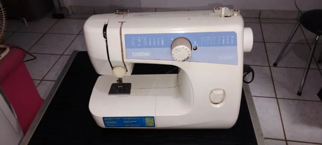 Máquina de Costura Brother 