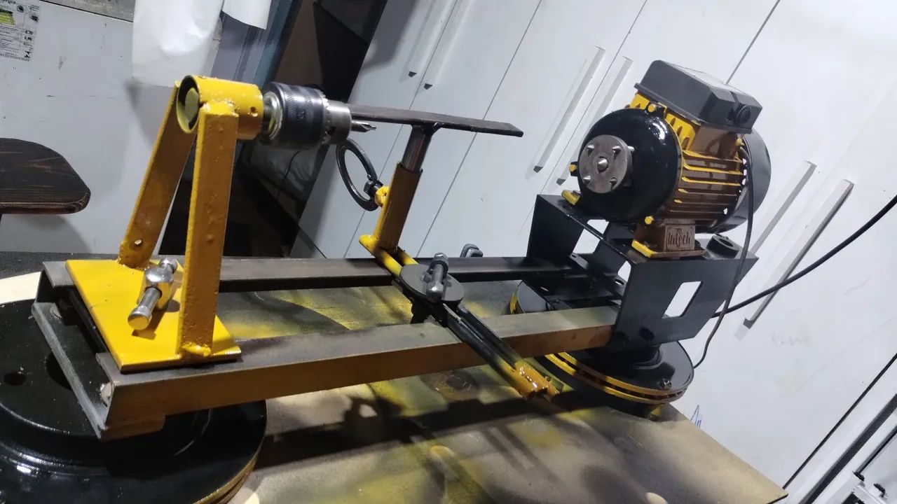 Mini Torno Elétrico para Madeira