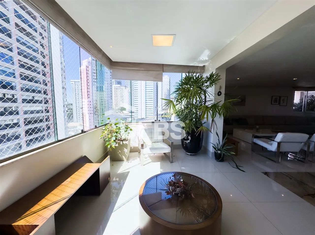 Duplex de Altíssimo Luxo com 397,54 m² no Setor Oeste - Foto 4