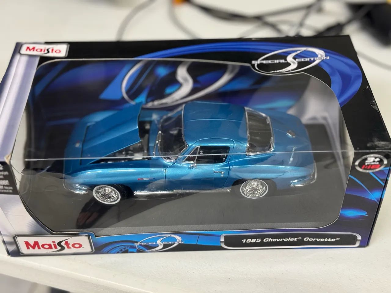 Miniatura Maisto Corvette 1/18