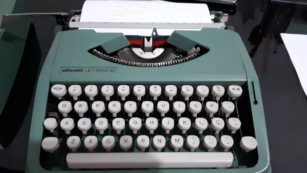 Typewriter423878712572006402