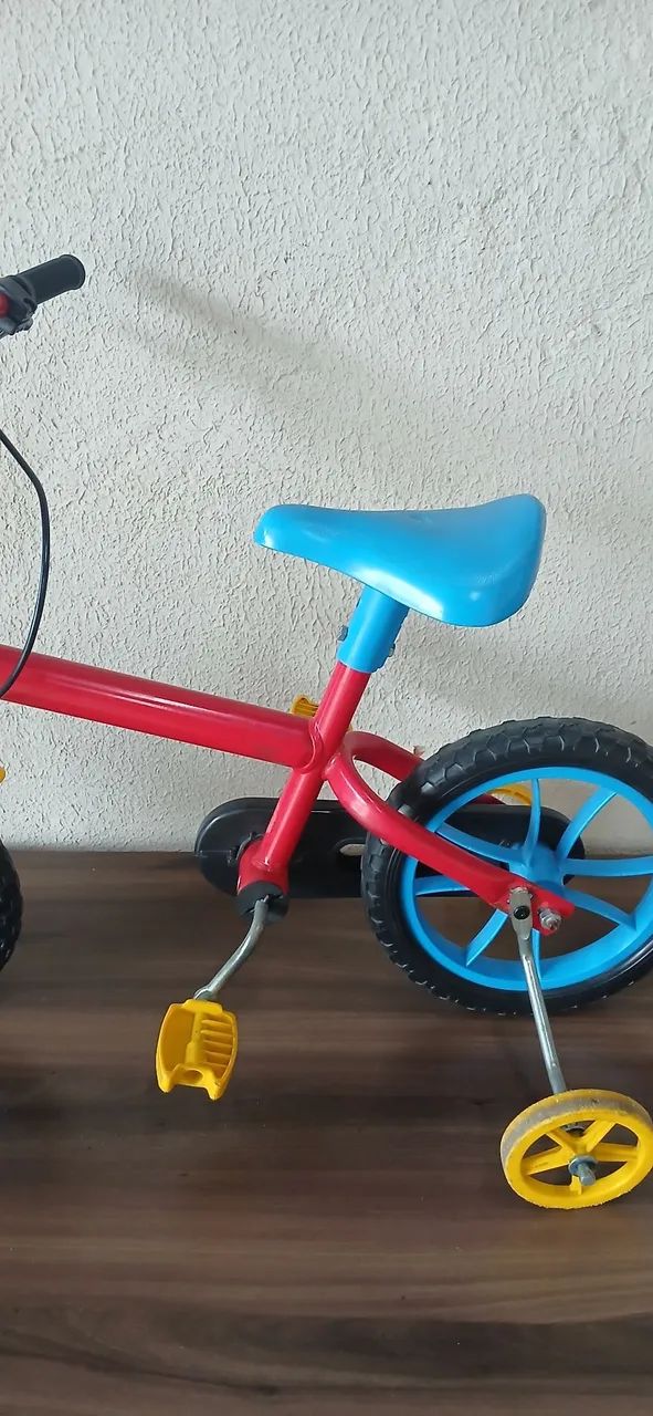 Vendo bicicleta infantil aro 12 - Foto 5