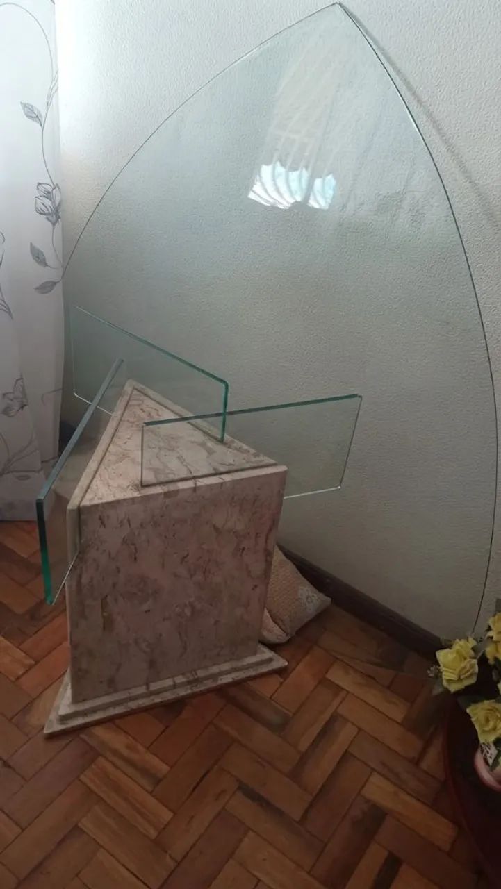 Mesa com base em mármore e vidro com tampo de vidro - Foto 3