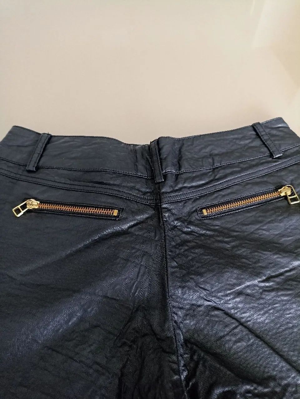 Shorts Preto Couro - Foto 3
