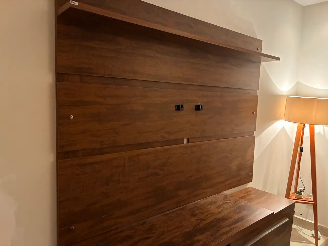Painel e rack com duas gavetas - Foto 2
