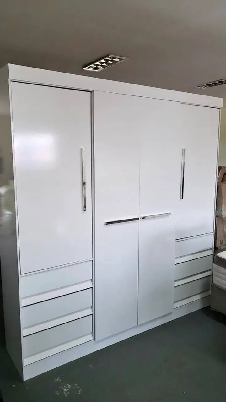 GUARDA ROUPA DE CASAL 