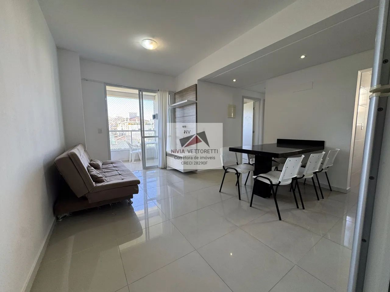 Apartamento mobiliado 2 dormitórios - 400 metros do mar! - Foto 2