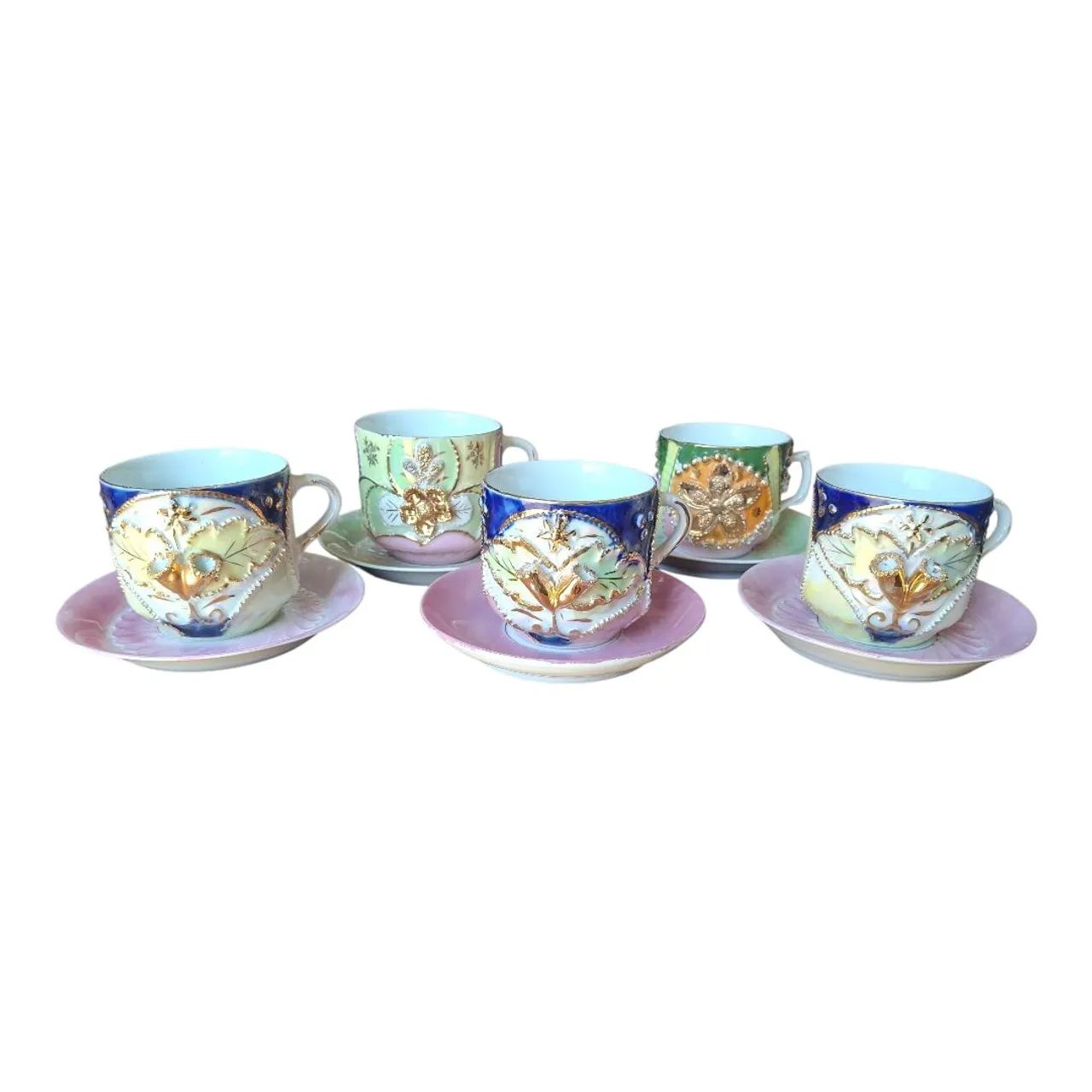 Xícara Antiga Em Porcelana Europeia. 