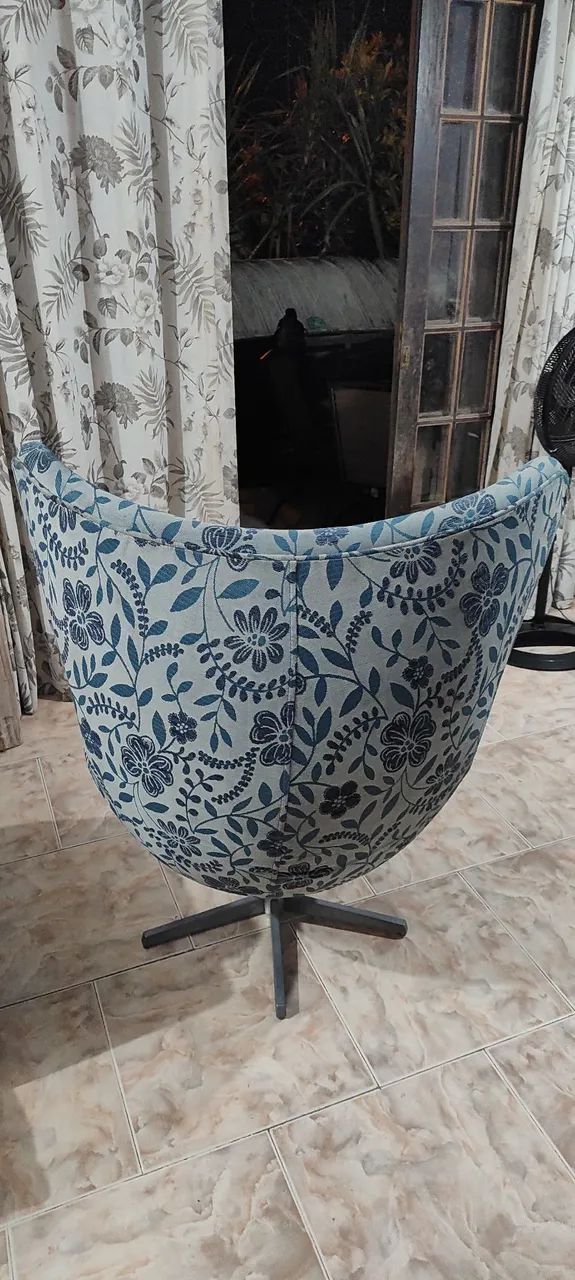 Cadeira giratória tipo concha.  - Foto 4