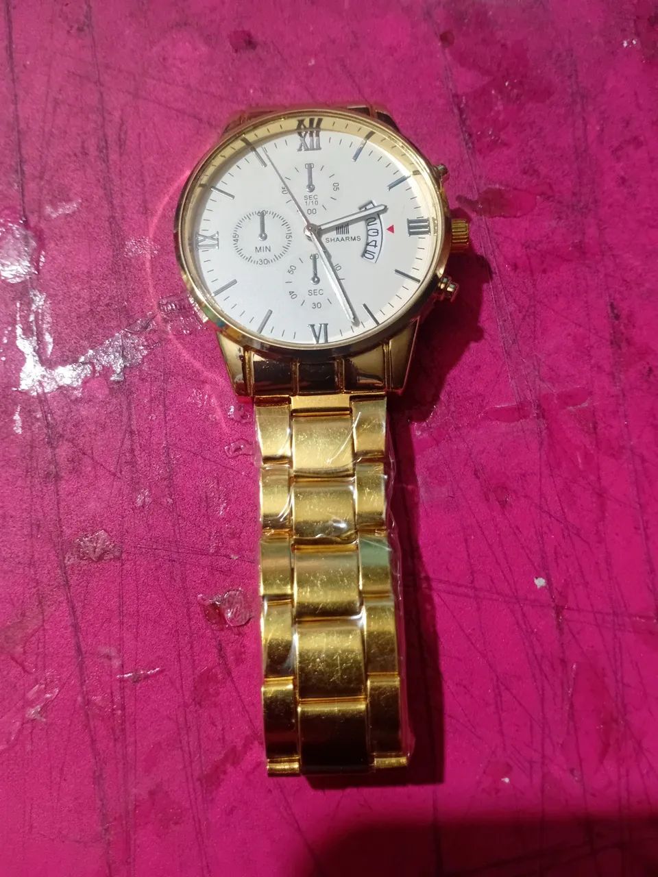 Relógio masculino dourado*novo*!