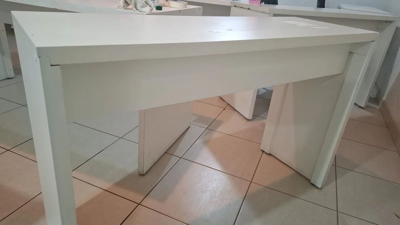 Mesas MDF BRANCA de escritorio - Foto 3