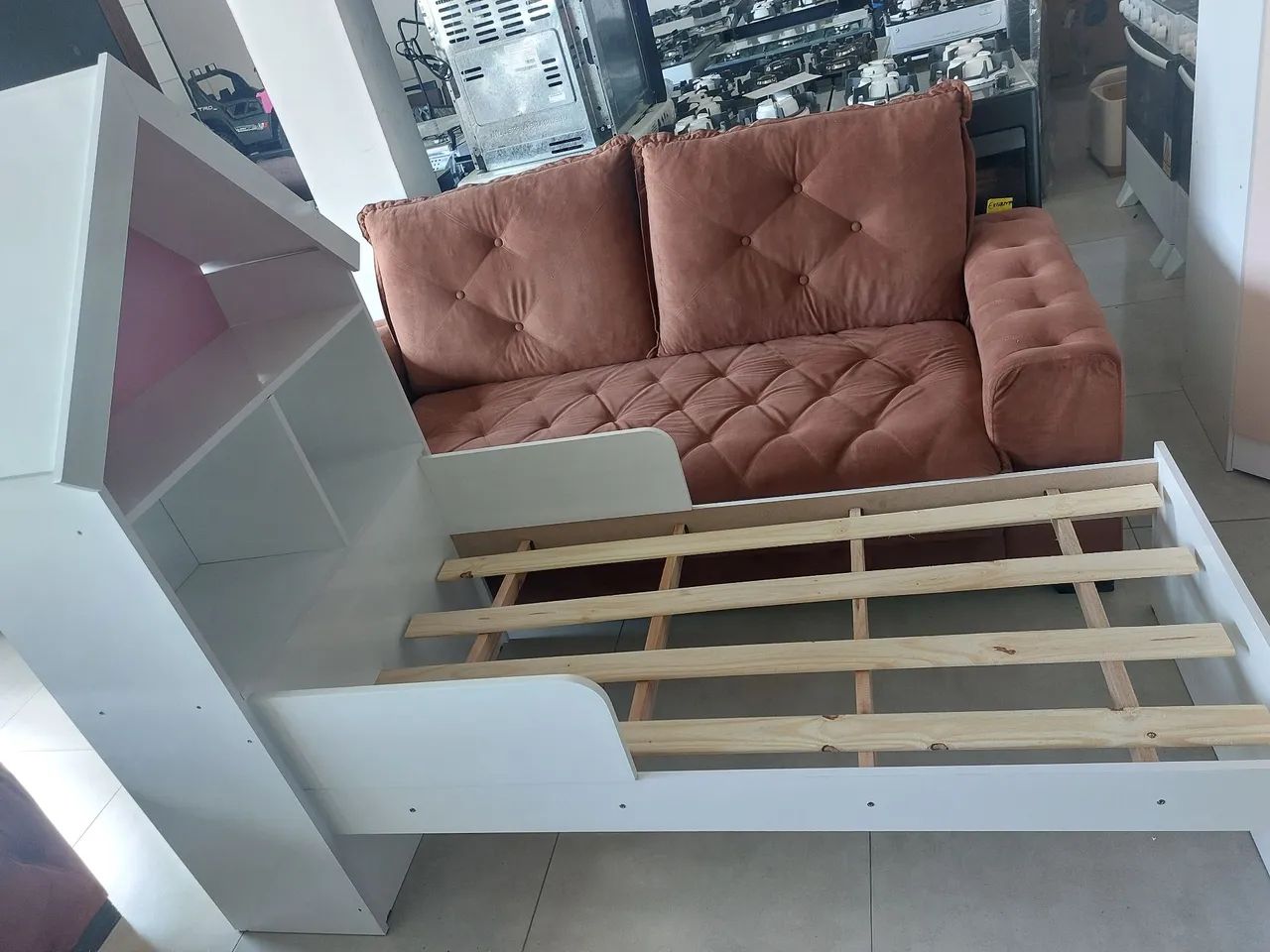 Cama infantil com prateleira  - Foto 3