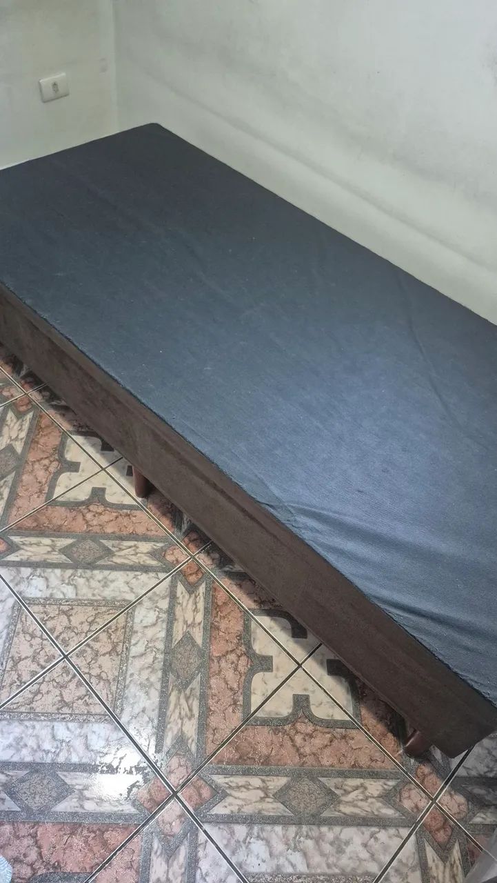 Venda de 2 camas sem colchão 