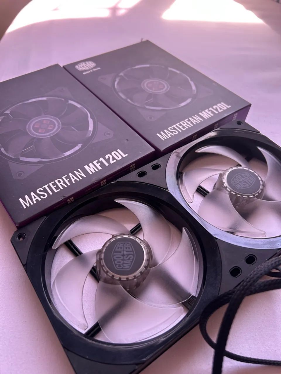 4 Ventoinhas Fan Coolermaster + Controladora ARGB