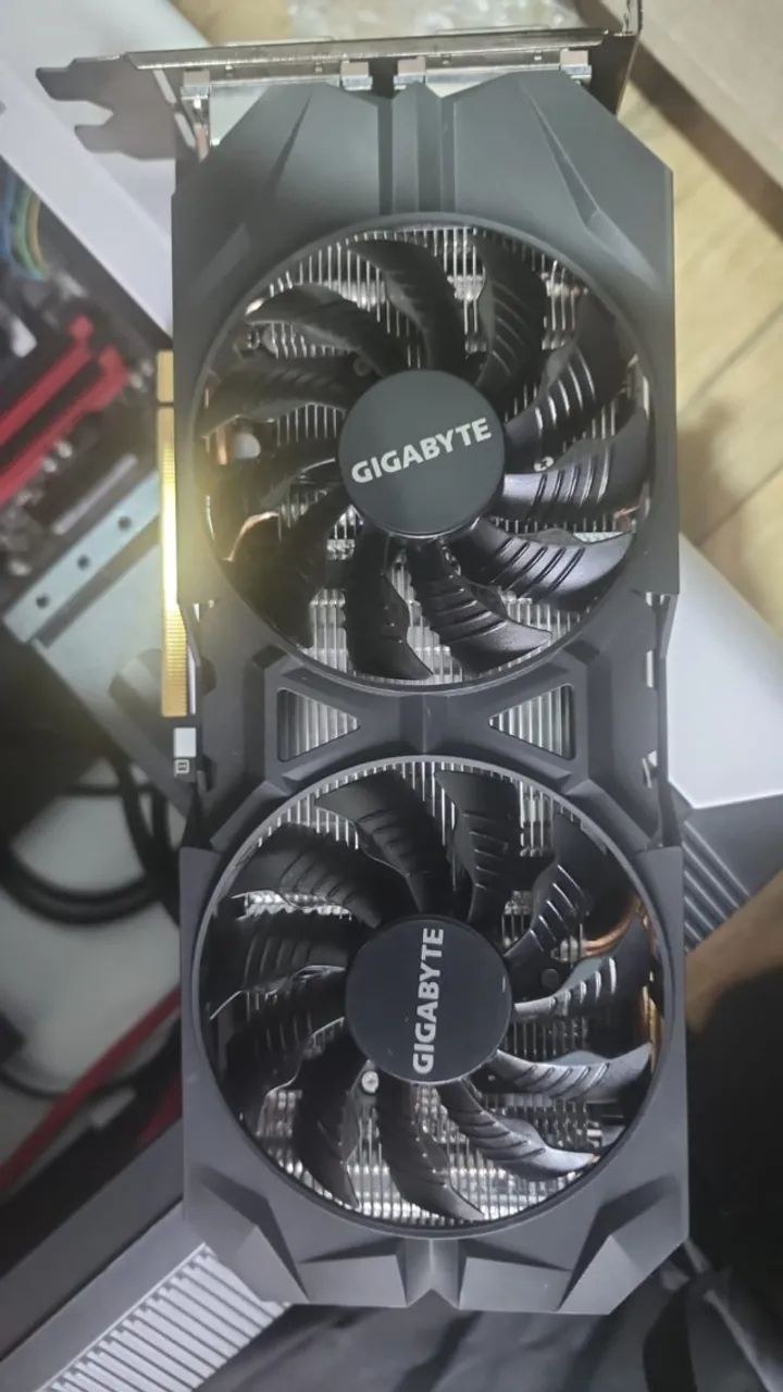 Placa de vídeo Gigabyte GeForce GTX 960 WindForce 2X OC 4GB de VRAM