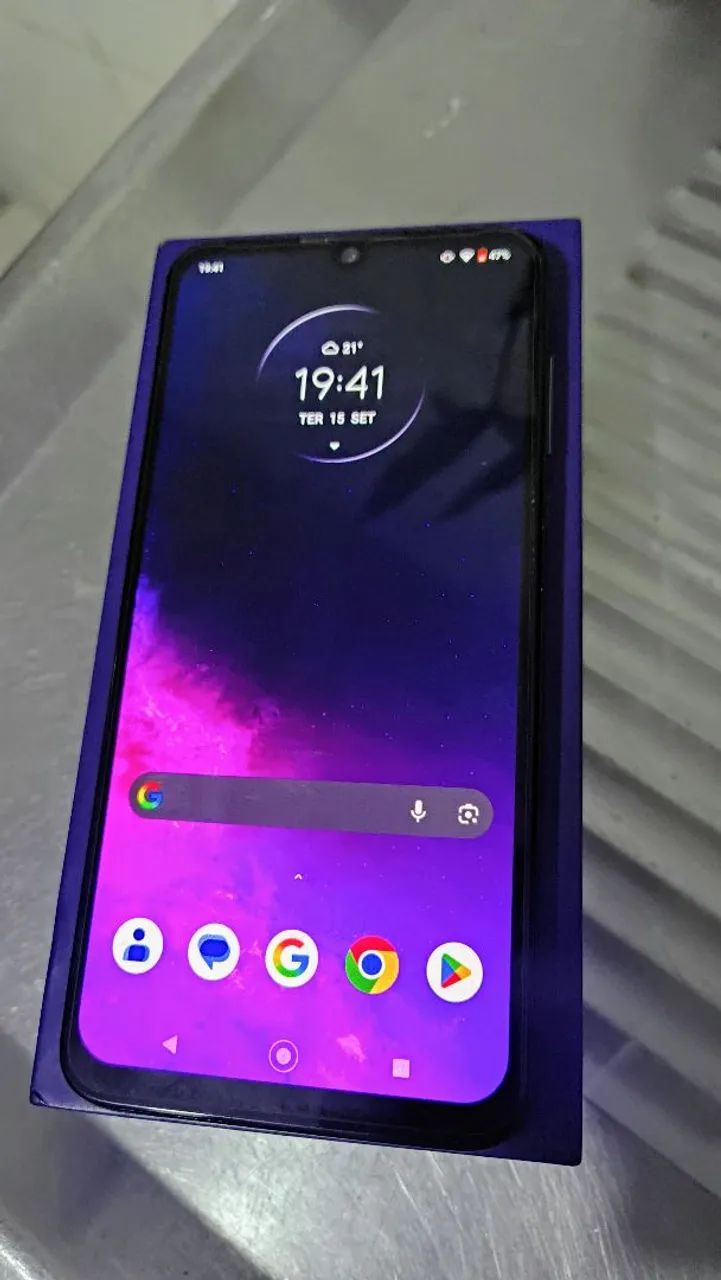 Moto One Zoom 