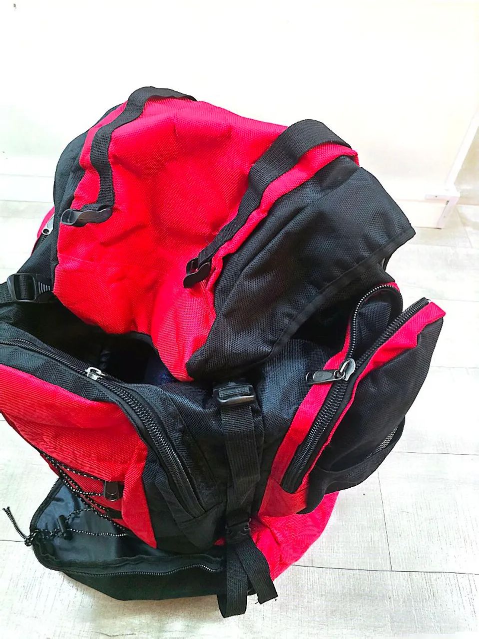 Mochila de camping vermelha 130L