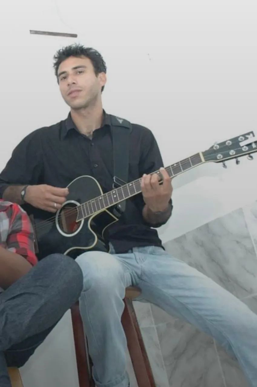 Música aovivo MPB voz e violão 