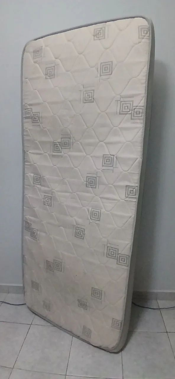Vende-se colchão ortobom de solteiro  - Foto 4
