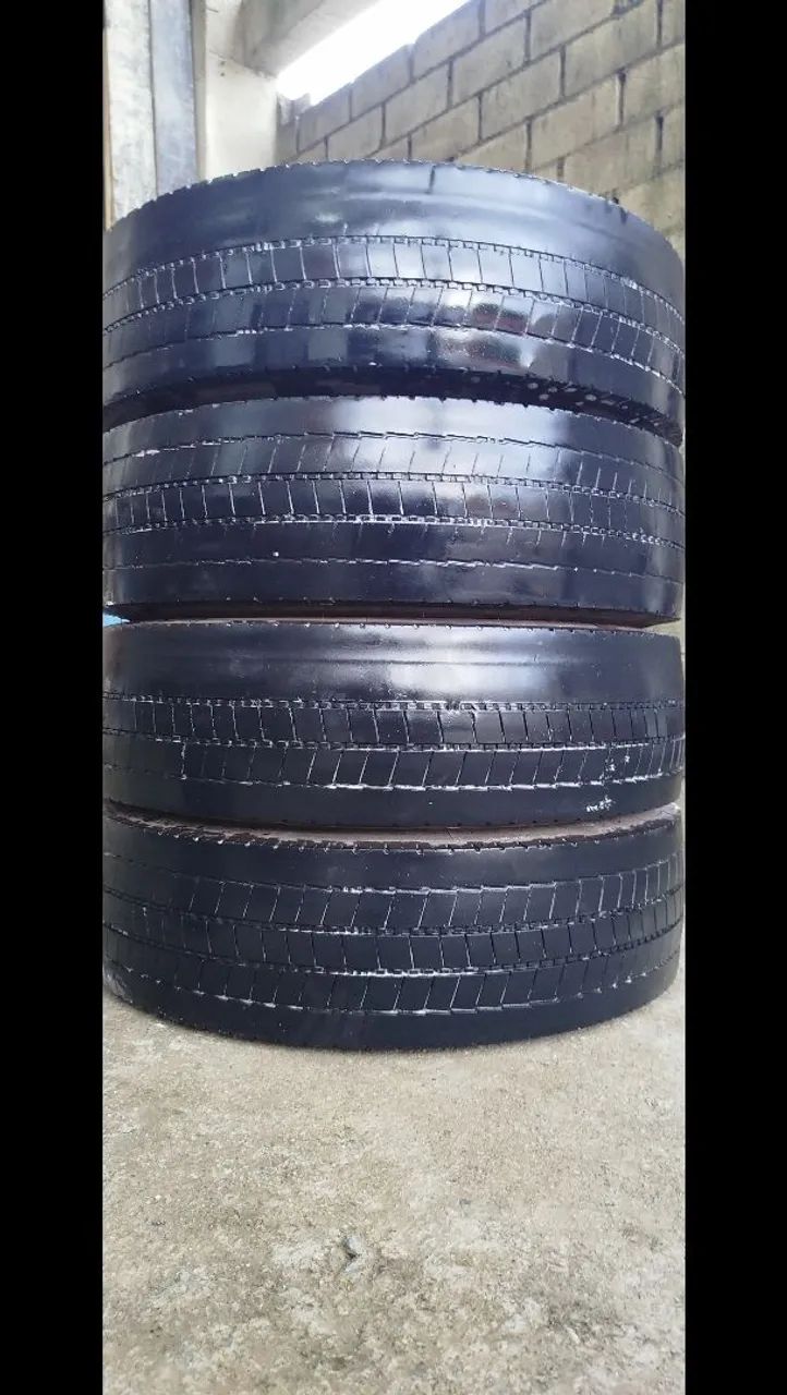 Vendo pneus 215/75 17,5 