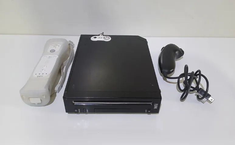 Nintendo Wii Black (RVL-001) desbloqueado Completo + Wii Mote na