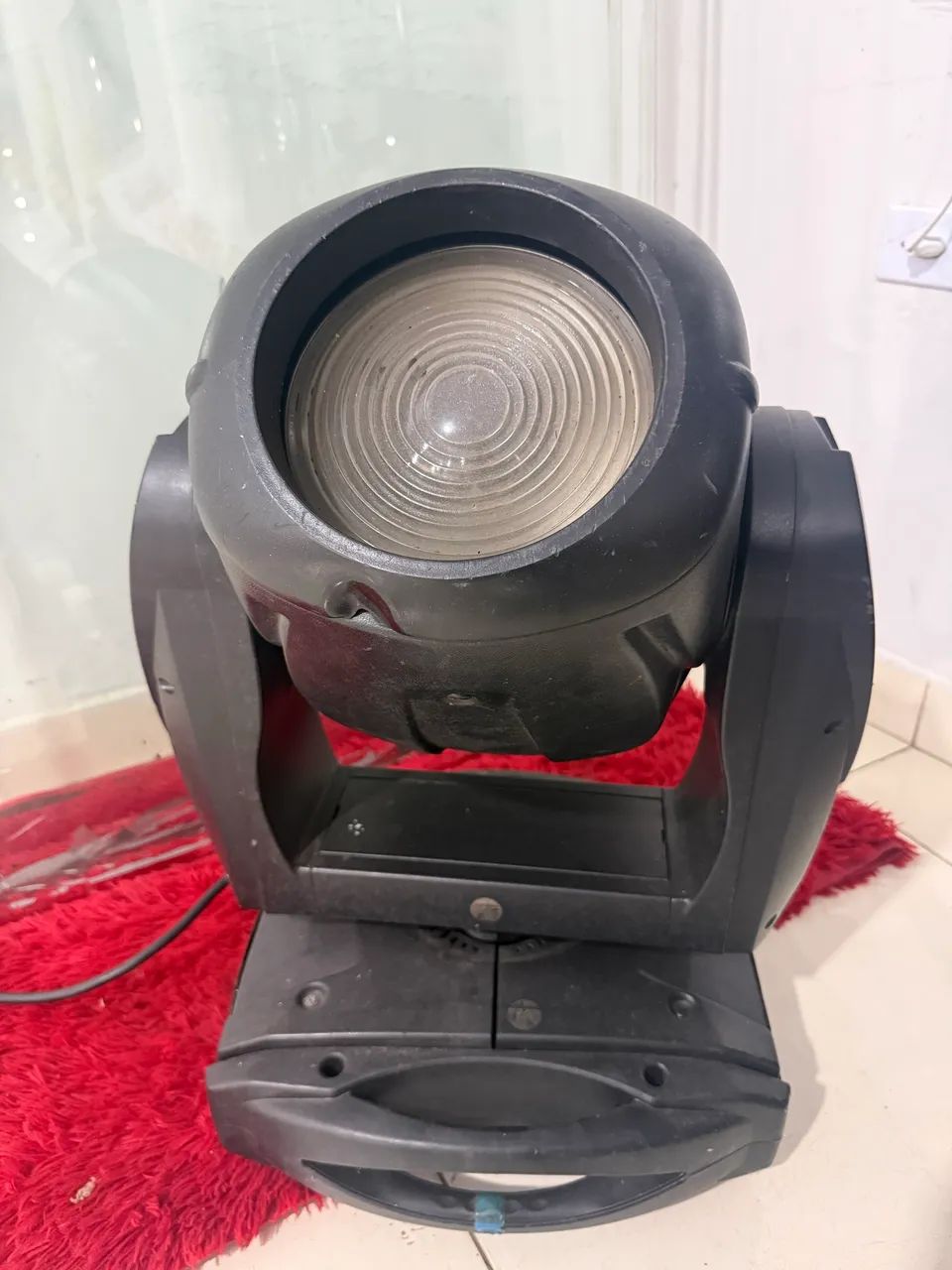 equipamento nas fotos é um DTS XR8, um refletor profissional do tipo "moving head" - Foto 6