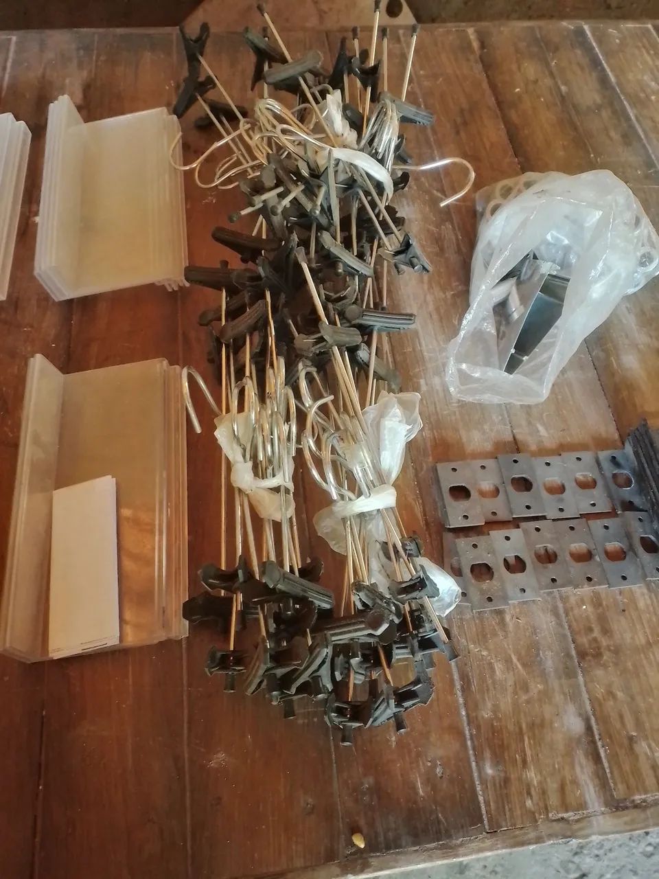 Cabides e suporte para loja de roupas - Foto 3