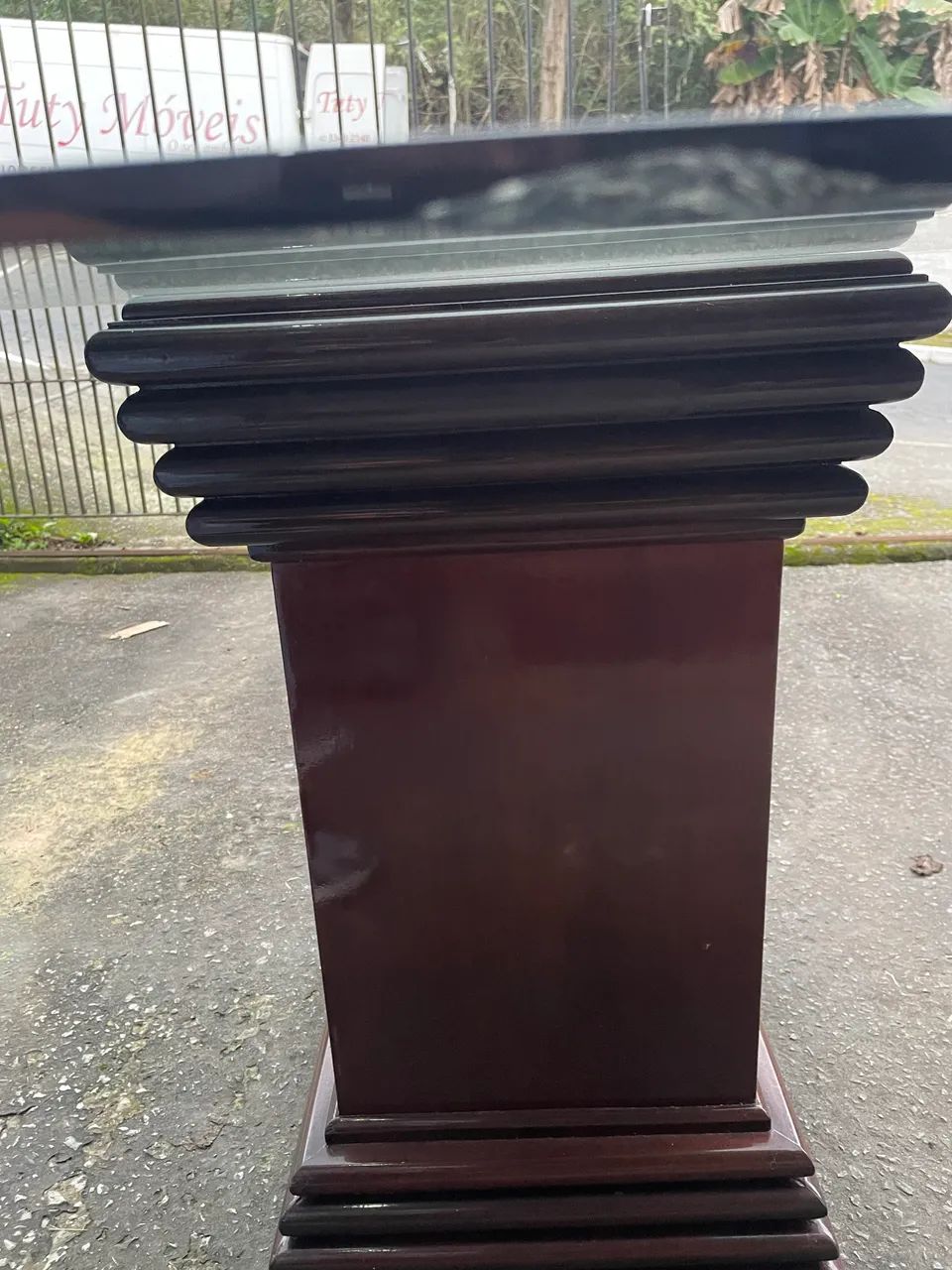 Mesa pé madeira com vidro