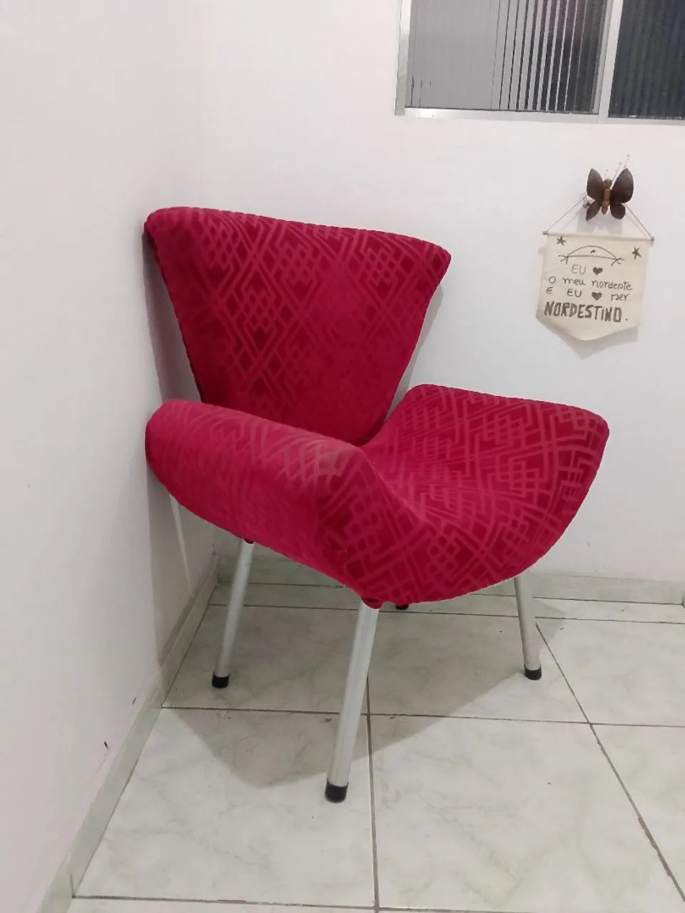 Poltrona vermelha semi-nova  - Foto 2