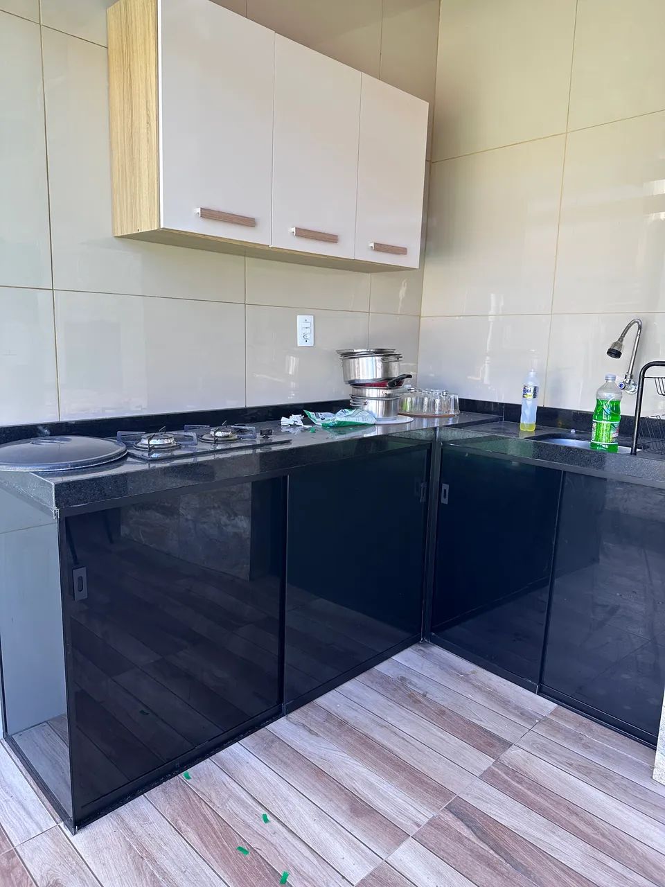 Cozinha planejada em vidro e alumínio  - Foto 2