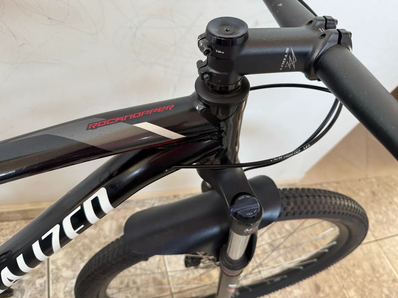 Bicicleta Specialized Rockhopper 2017 Aro 29 - Foto 4