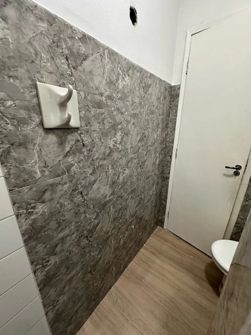 Aplicação de papel de parede e adesivo  - Foto 3