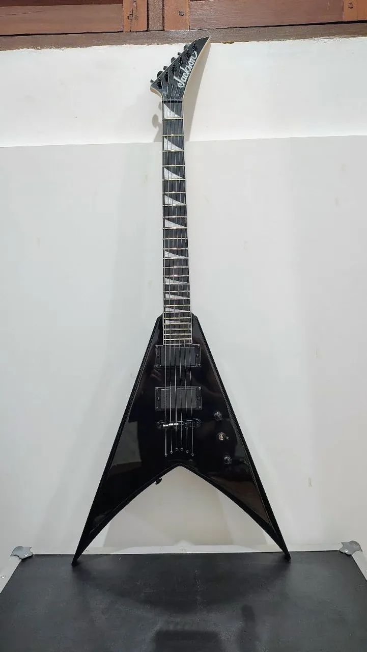 Guitarra Jackson Flying V c/ upgrades