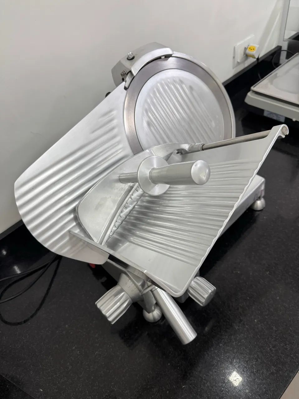 Fatiador Laser UPX 300 - 220V - Profissional - R$ 2.000 - Foto 5