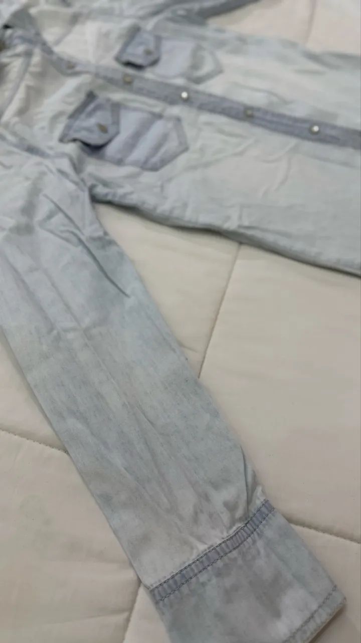 Camiseta Jeans P/M | Semi Nova - Foto 4