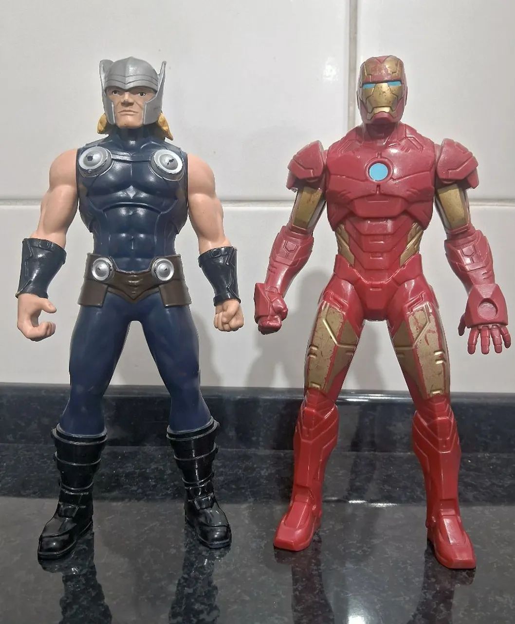 Bonecos Marvel Thor e Iron Man Usado 