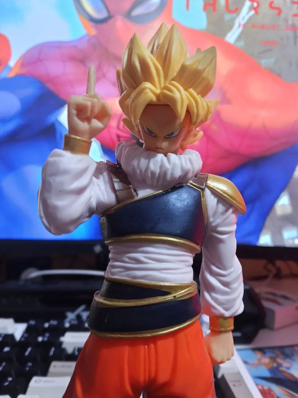 Action figure Goku SSJ (Yardrat) - Foto 2