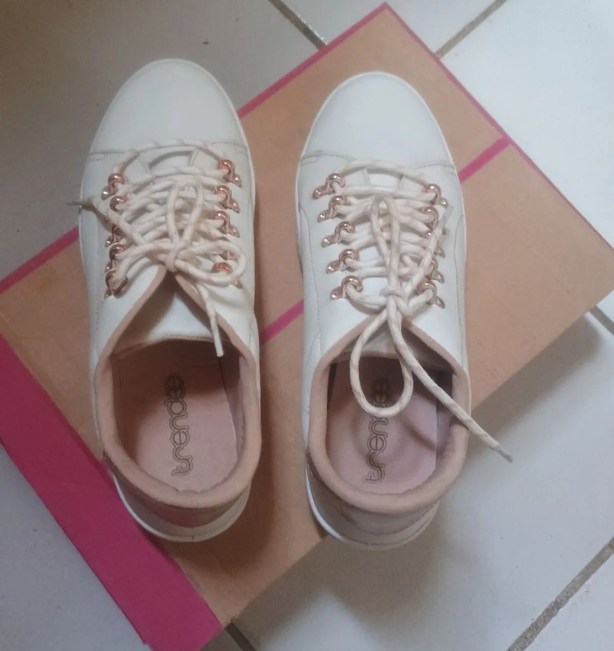 Tênis R$50 + bolsa de brinde  - Foto 2