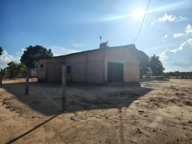 CHACARA COM PONTO COMERCIAL DE ESQUINA NO ÁGUA BOA