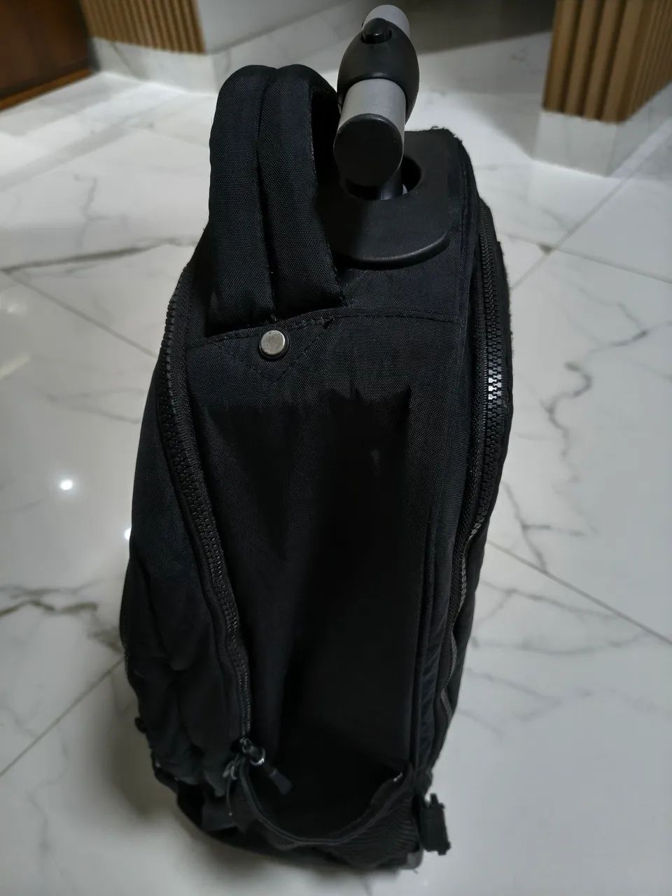 Mochila de rodinhas em ótimo estado  - Foto 2