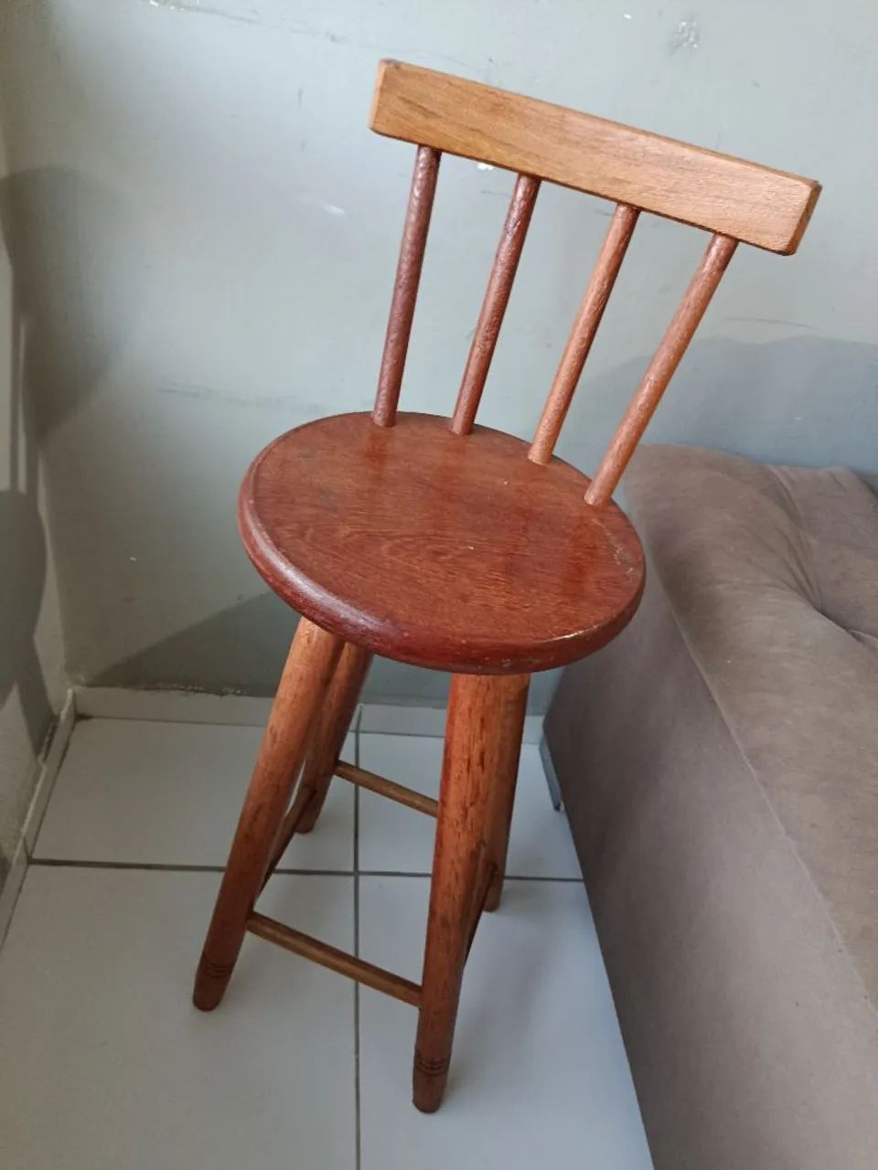 Vende-se bancos 