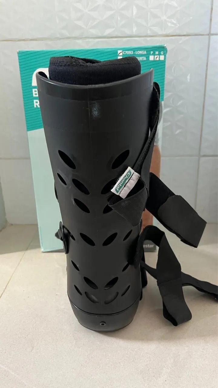 Uma Bota Imobilizadora Robocop - Foto 2