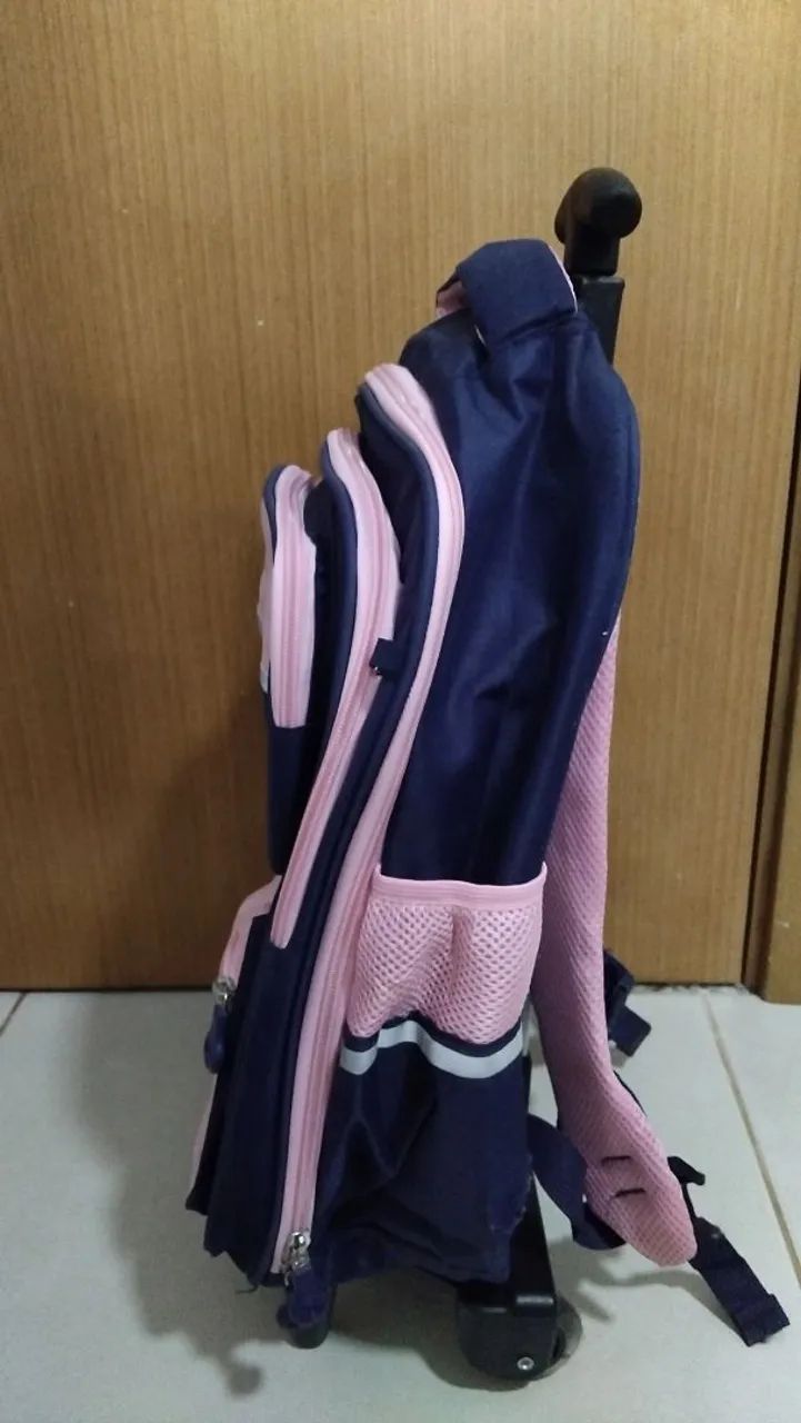 Mochila escolar com rodinhas nova! - Foto 4