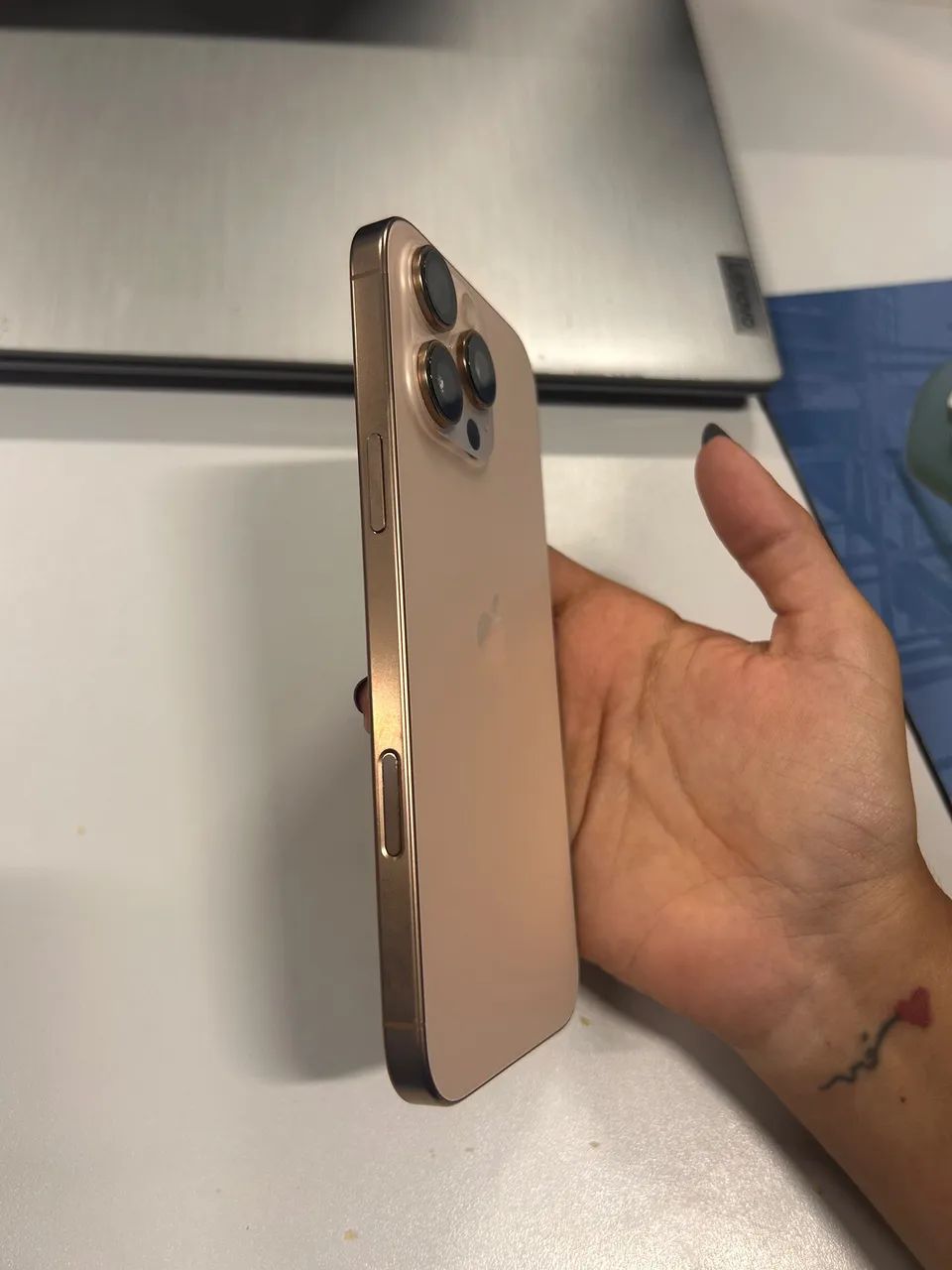 iPhone 16Pro Max, 256g - Foto 2