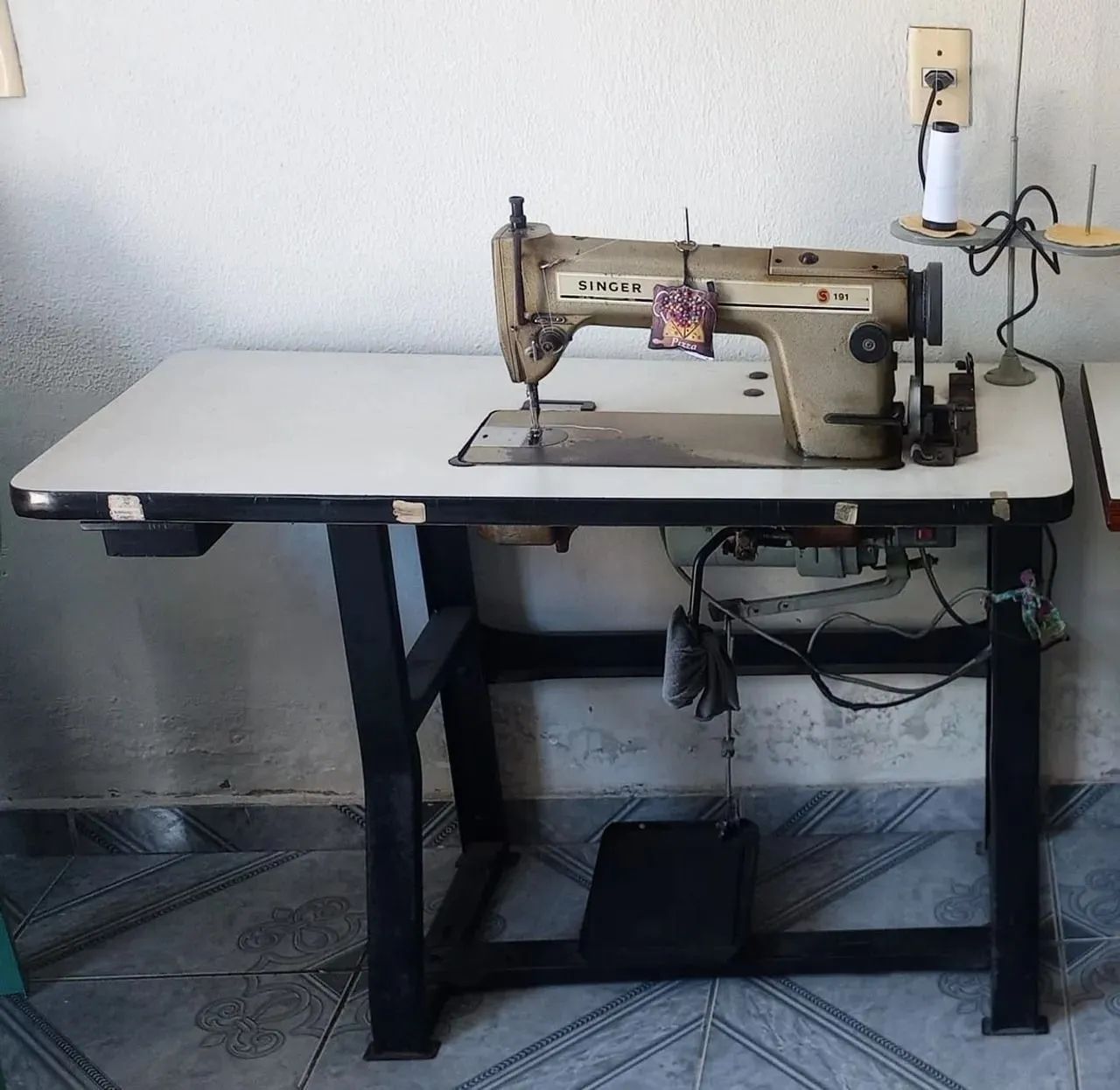 Máquina de costura reta Sige 