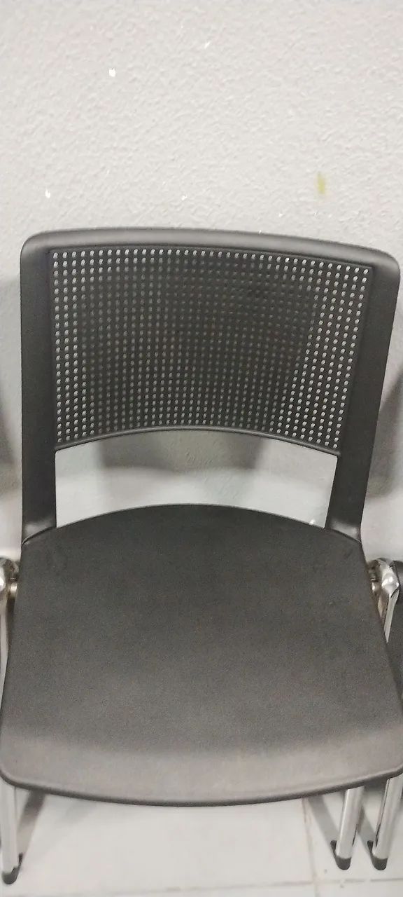 4 cadeiras com encaixe  - Foto 2