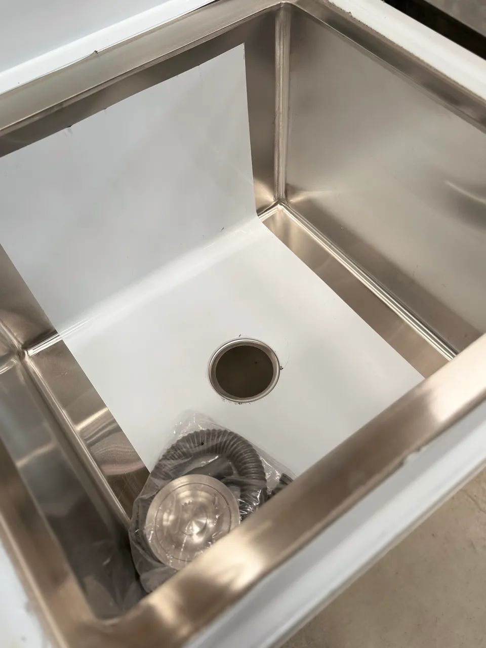 MESA TANQUE INOX COM 1 CUBA CENTRAL 700x700x850mm - Foto 3