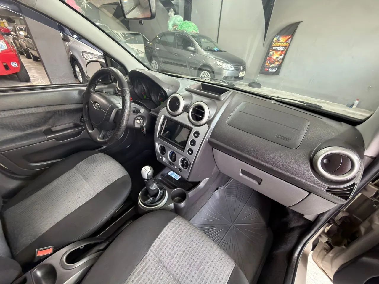 Ford Fiesta Sed. 1.6 8V Flex 4p, foto 17 de 17
